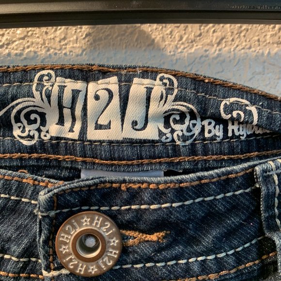 2 pairs of short shorts size 11 by Dollhouse and H2J good condition pre owned - Picture 10 of 15